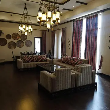 Kirayə verilir 5 otaqlı həyət evi 370 m²