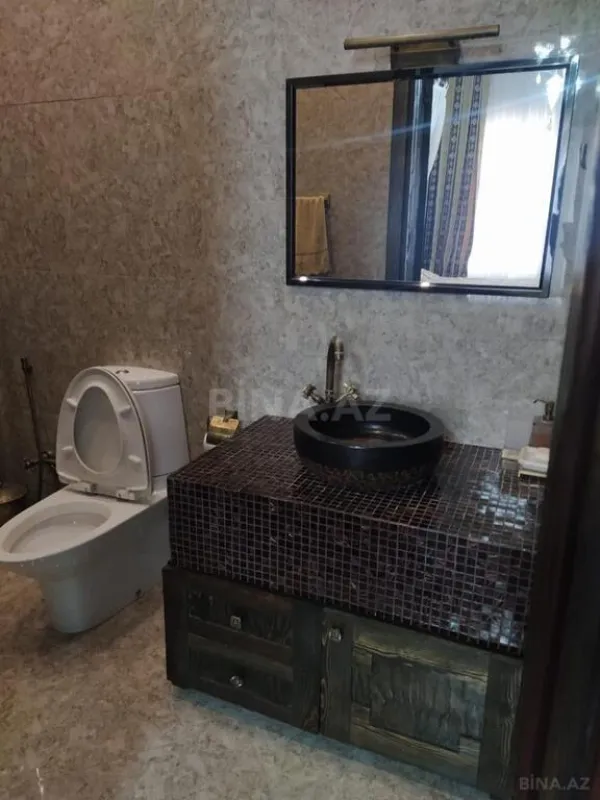 Kirayə verilir 5 otaqlı həyət evi 370 m²