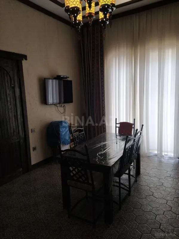 Kirayə verilir 5 otaqlı həyət evi 370 m²