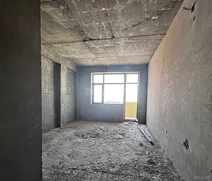 Satılır 4 otaqlı mənzil 240 m²