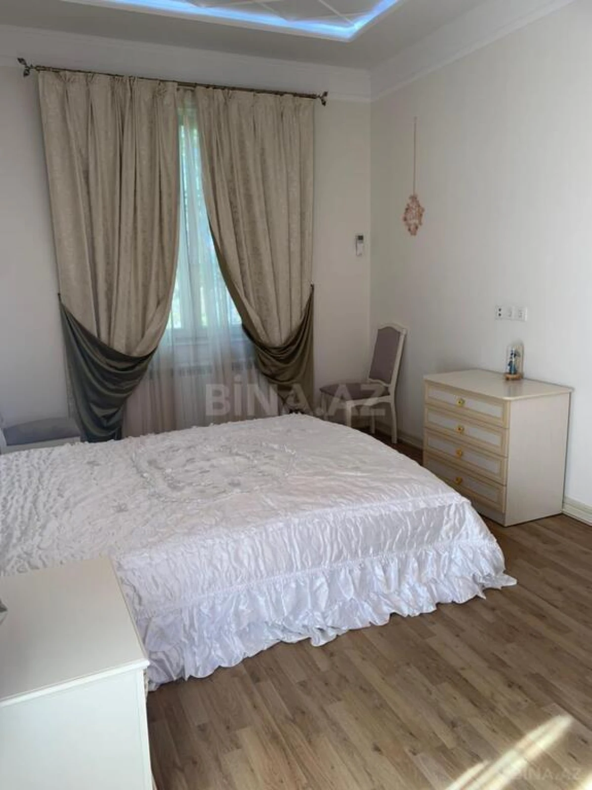 Kirayə verilir 4 otaqlı həyət evi 450 m²