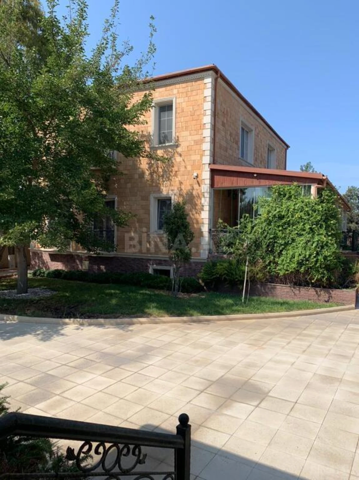 Kirayə verilir 4 otaqlı həyət evi 450 m²