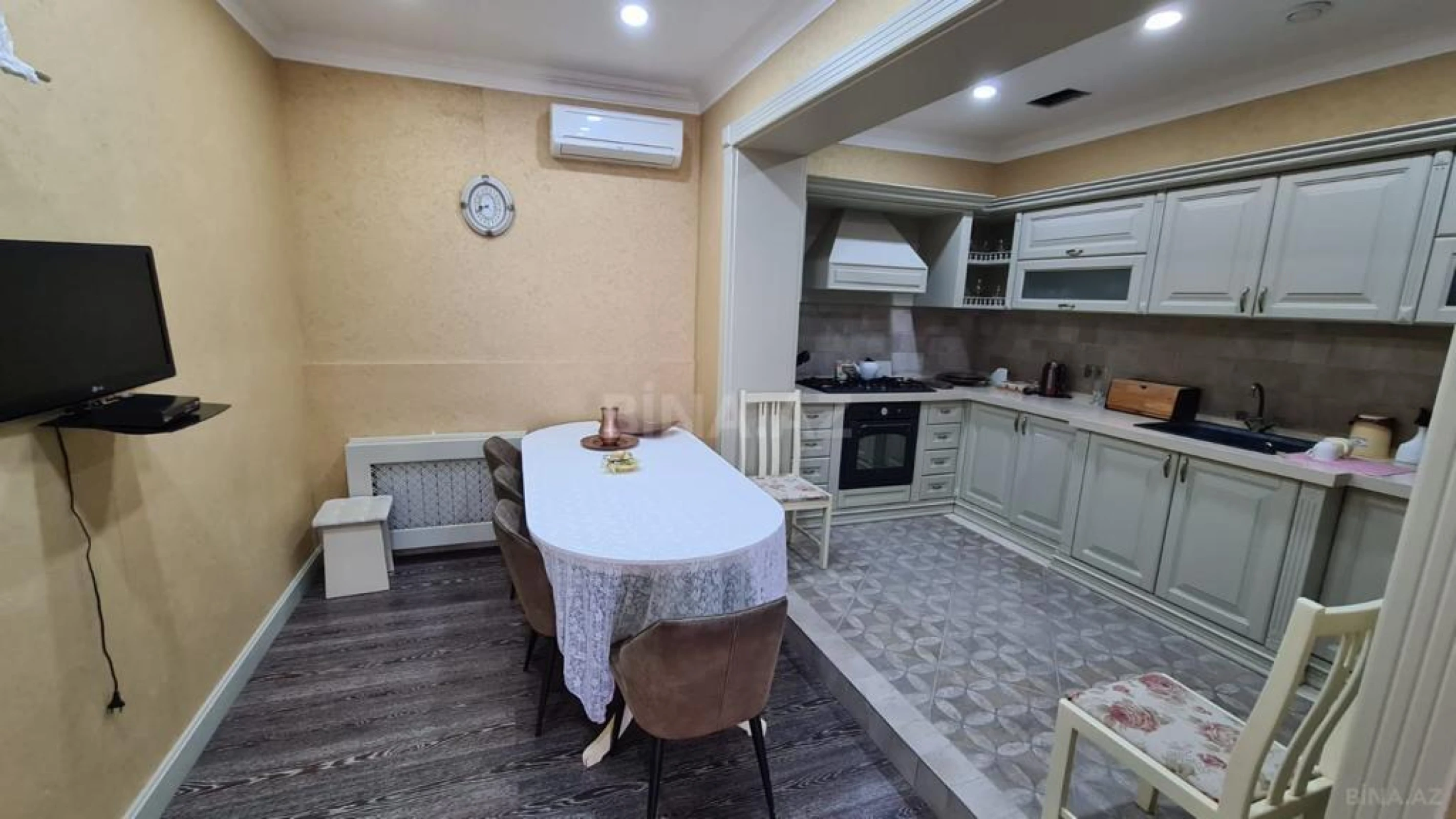 Kirayə verilir 6 otaqlı həyət evi 350 m²