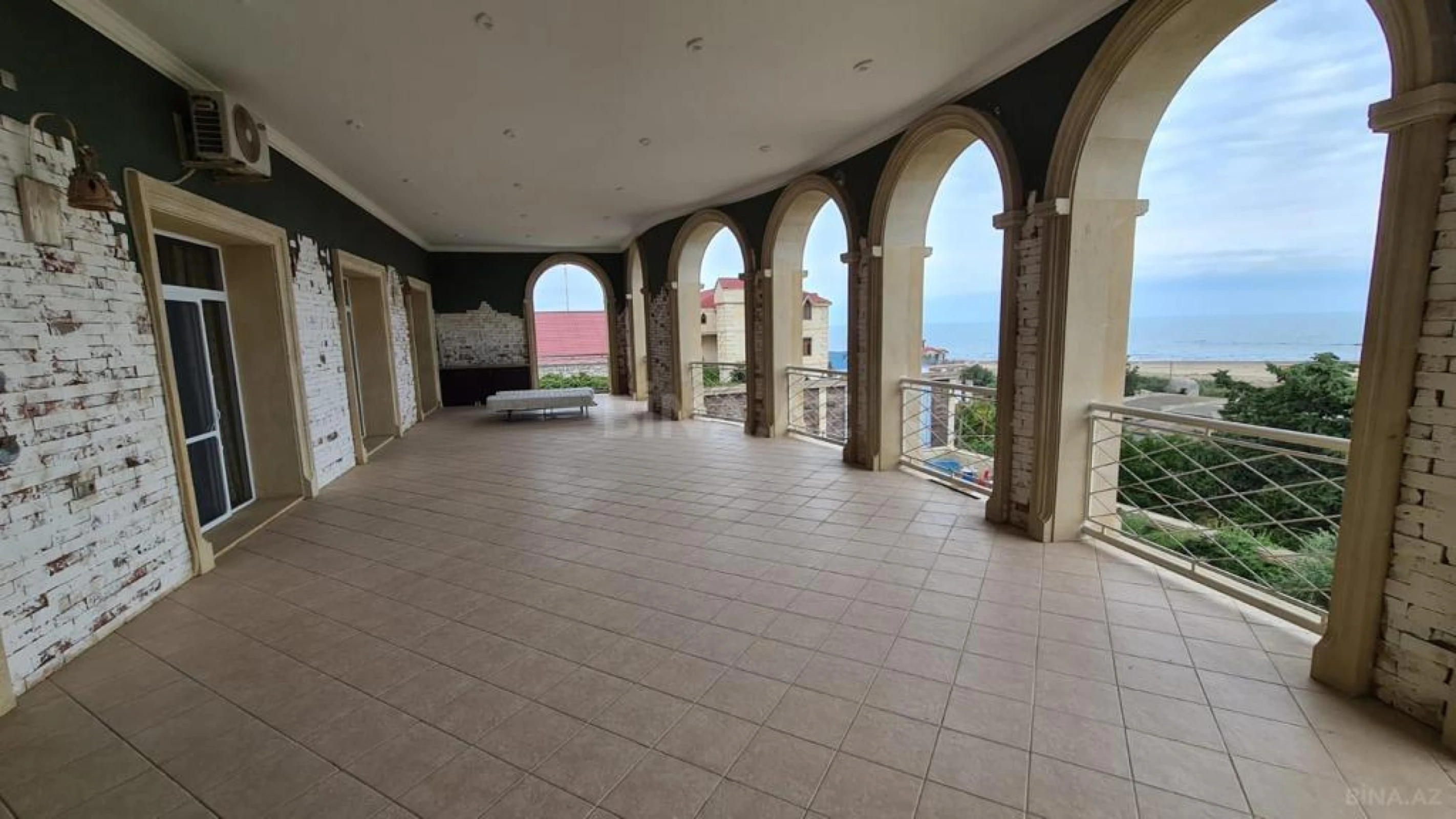 Kirayə verilir 6 otaqlı həyət evi 350 m²