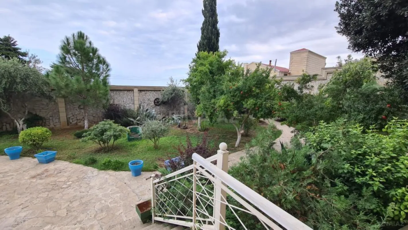 Kirayə verilir 6 otaqlı həyət evi 350 m²