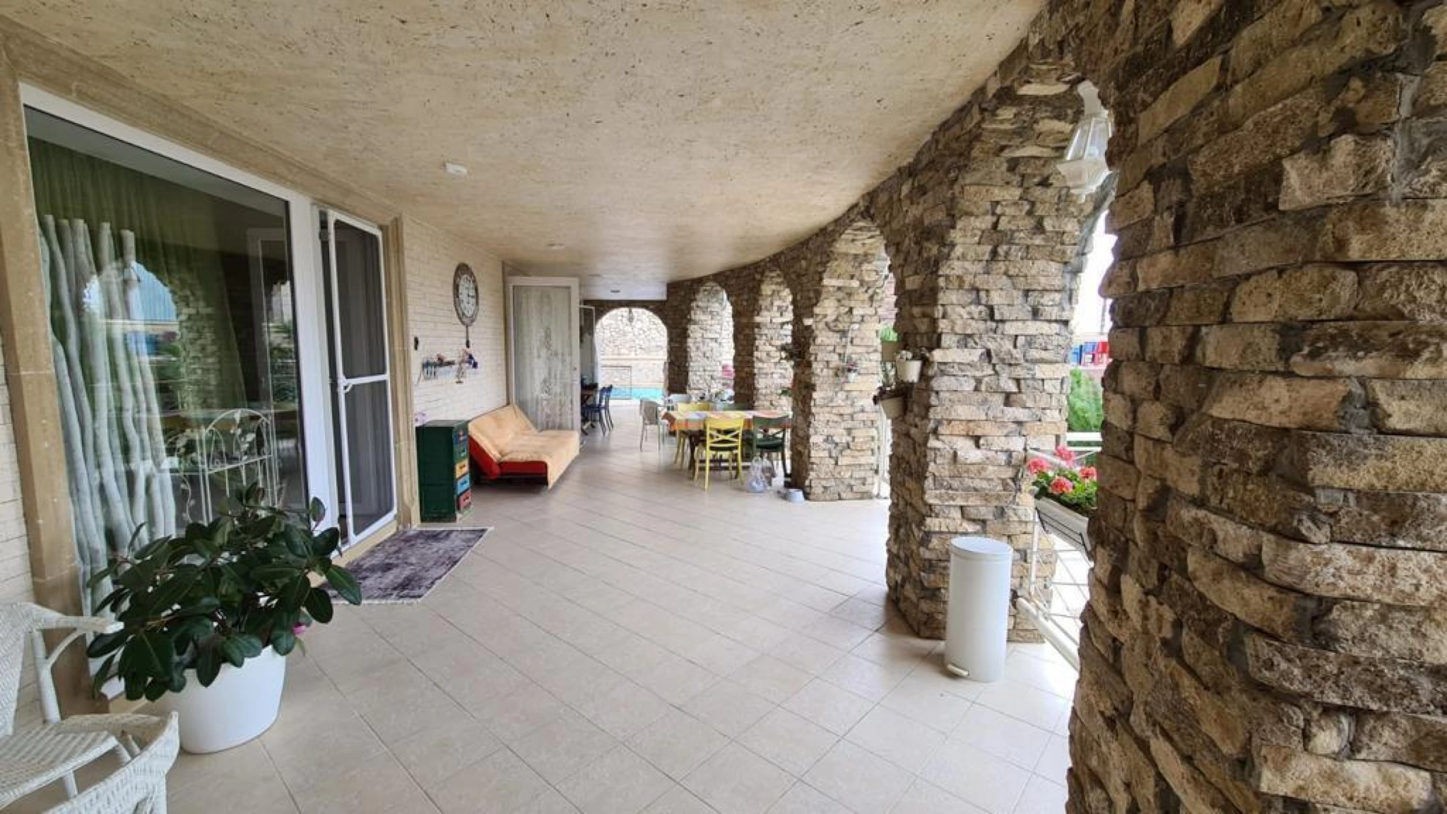 Kirayə verilir 6 otaqlı həyət evi 350 m²