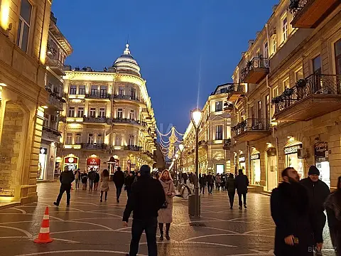 Satılır obyekt 100 m²