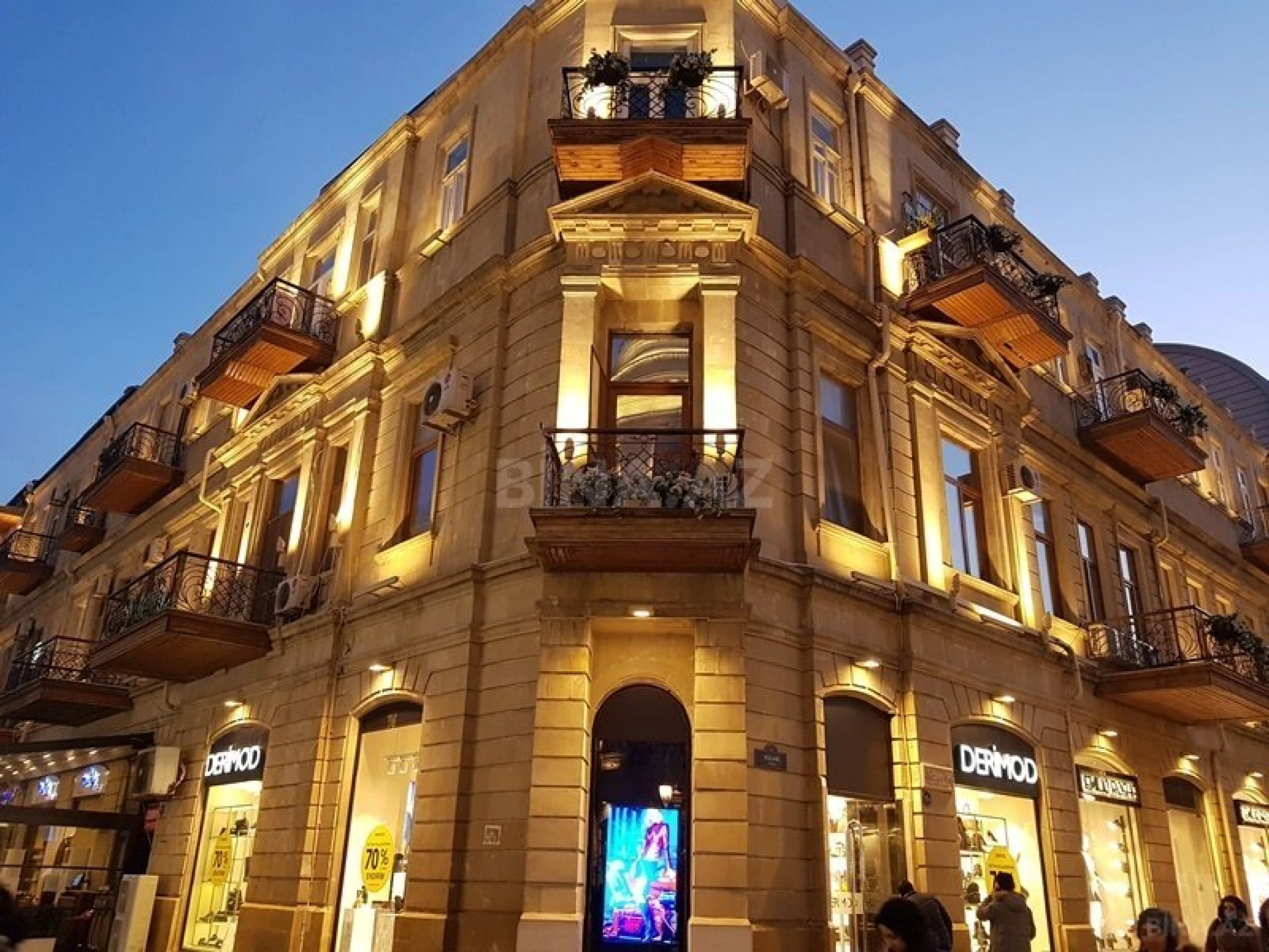 Satılır obyekt 100 m²