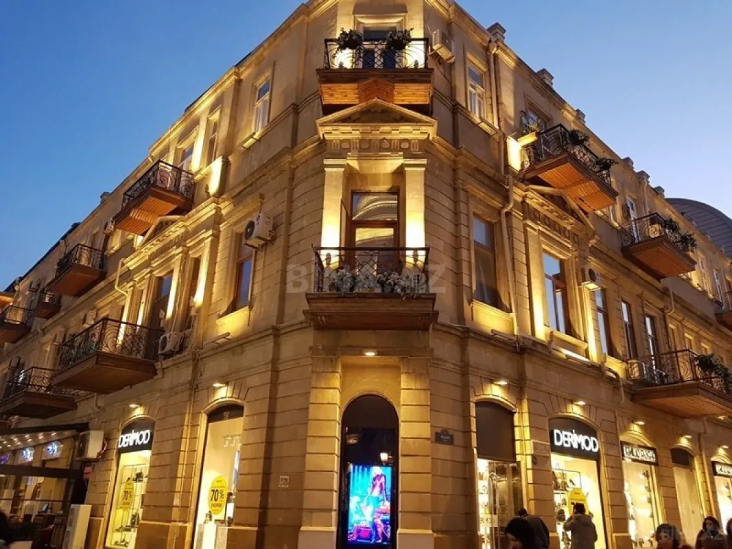 Satılır obyekt 100 m²