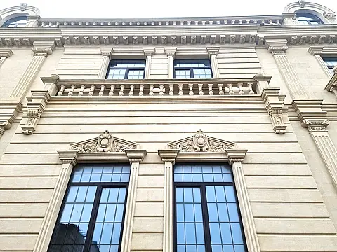 Satılır 11 otaqlı həyət evi 2500 m² — Bakı, Yeni Yasamal 11 otaq 2500.00 m²