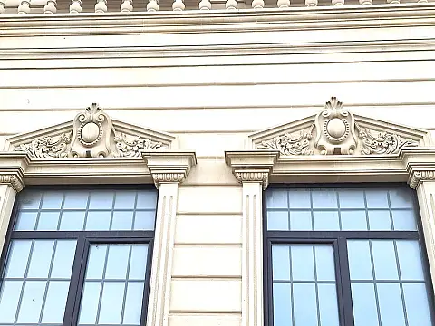 Satılır 11 otaqlı həyət evi 2500 m²