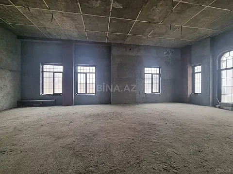Satılır 11 otaqlı həyət evi 2500 m²