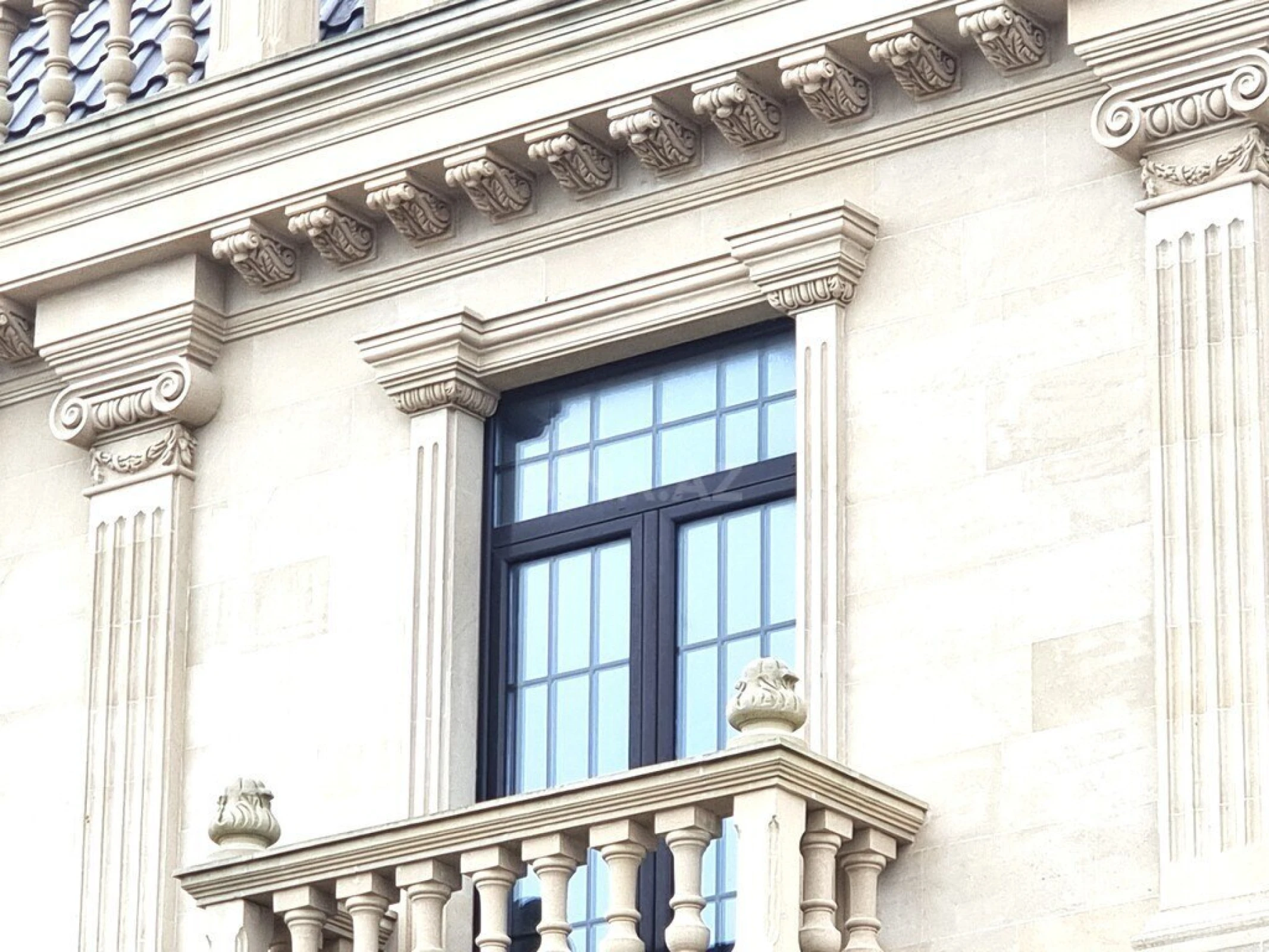 Satılır 11 otaqlı həyət evi 2500 m²