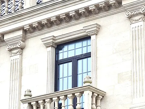 Satılır 11 otaqlı həyət evi 2500 m²