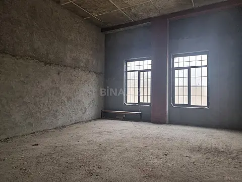 Satılır 11 otaqlı həyət evi 2500 m²