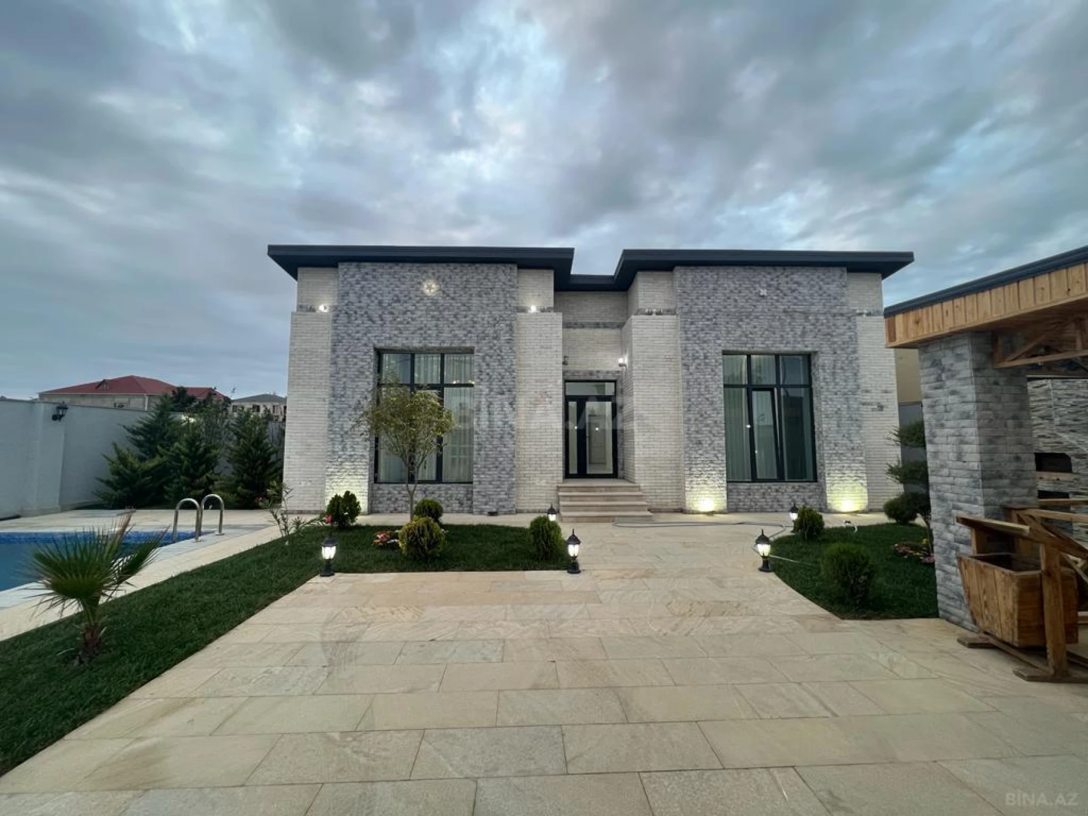 Kirayə verilir 4 otaqlı həyət evi 200 m²