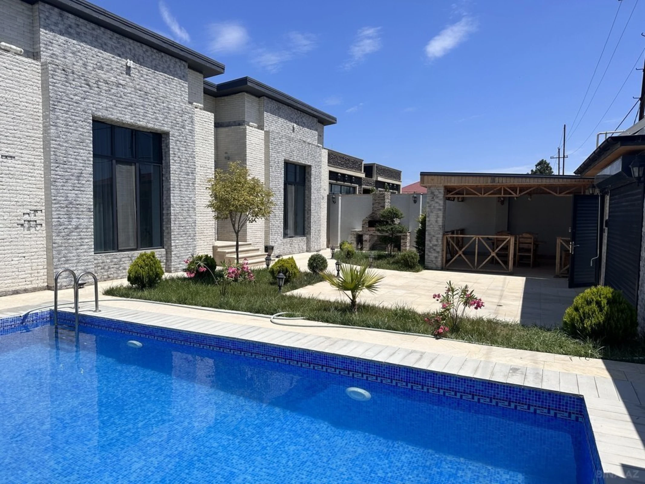 Kirayə verilir 4 otaqlı həyət evi 200 m²
