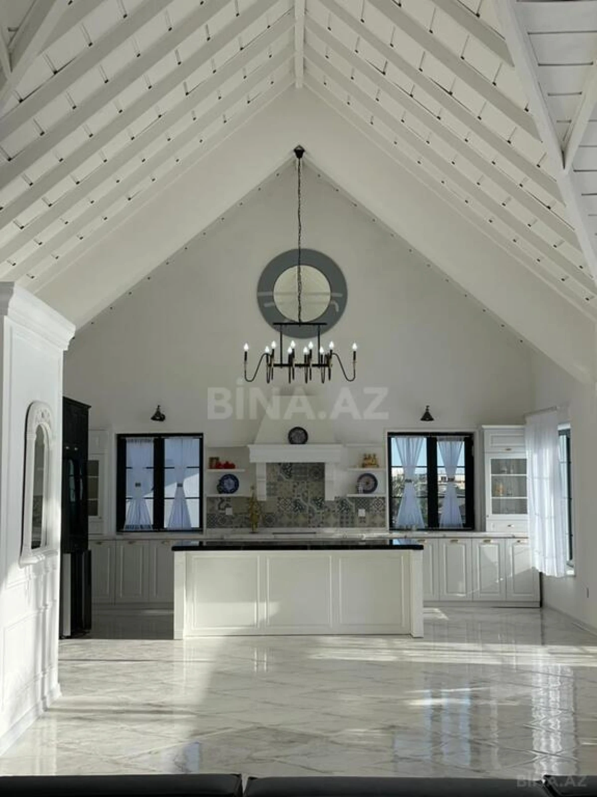 Kirayə verilir 4 otaqlı həyət evi 300 m²