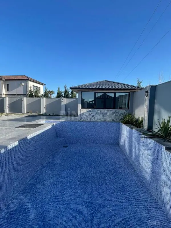 Kirayə verilir 4 otaqlı həyət evi 300 m²