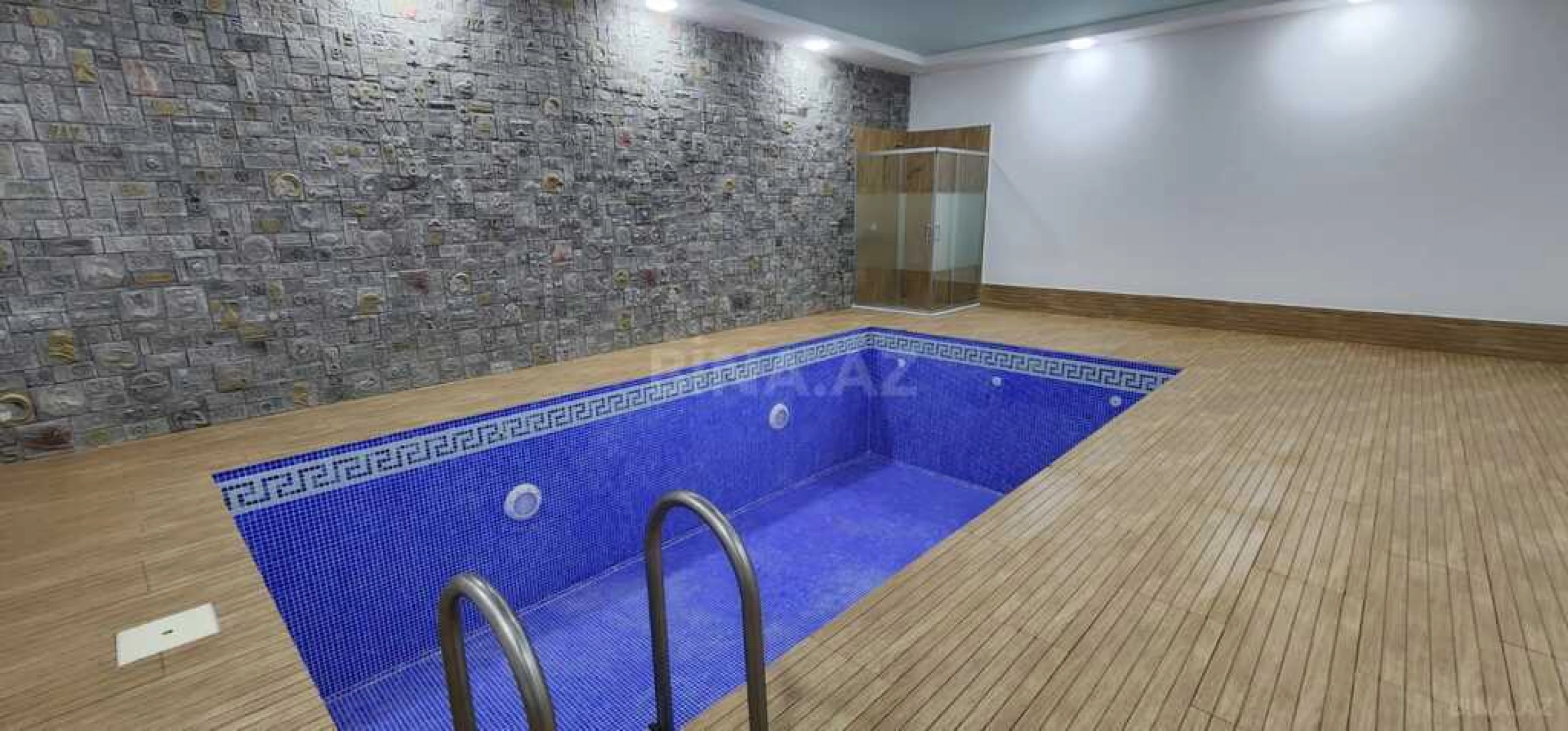 Satılır 7 otaqlı həyət evi 400 m²