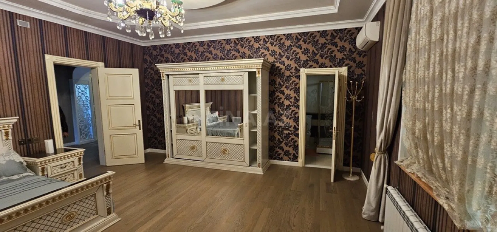 Satılır 6 otaqlı həyət evi 400 m²