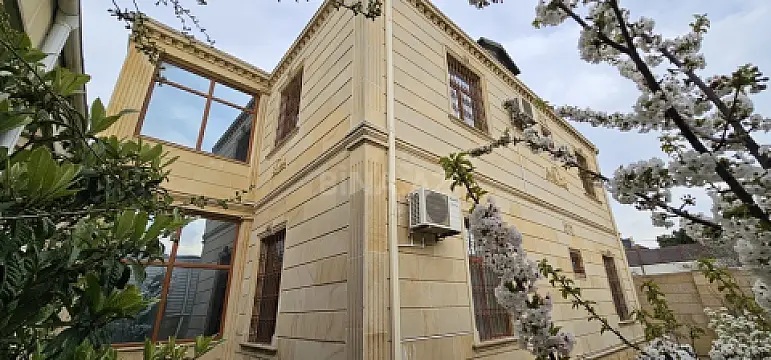 Satılır 6 otaqlı həyət evi 400 m² — Bakı, Badamdar 6 otaq 400.00 m²
