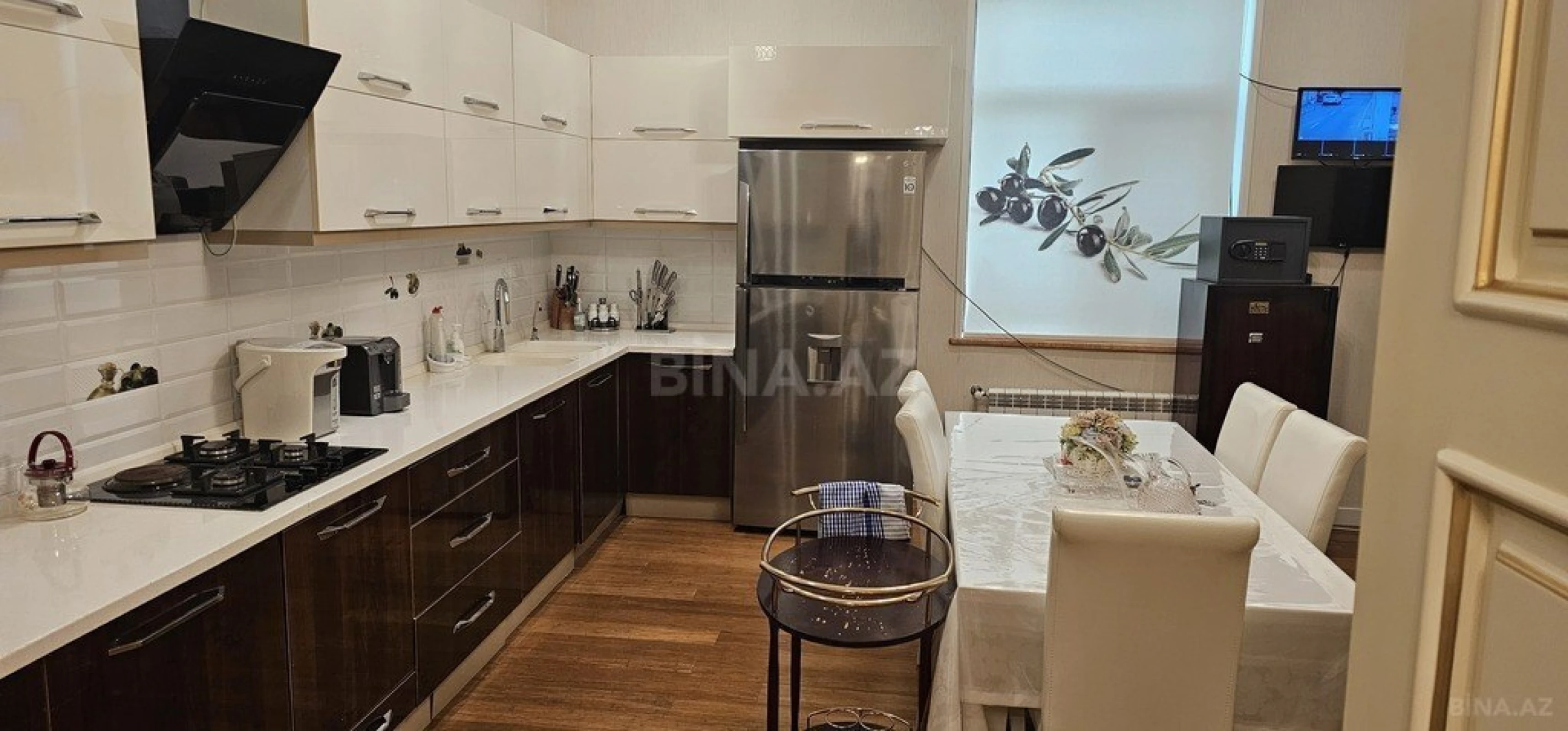 Satılır 6 otaqlı həyət evi 400 m²