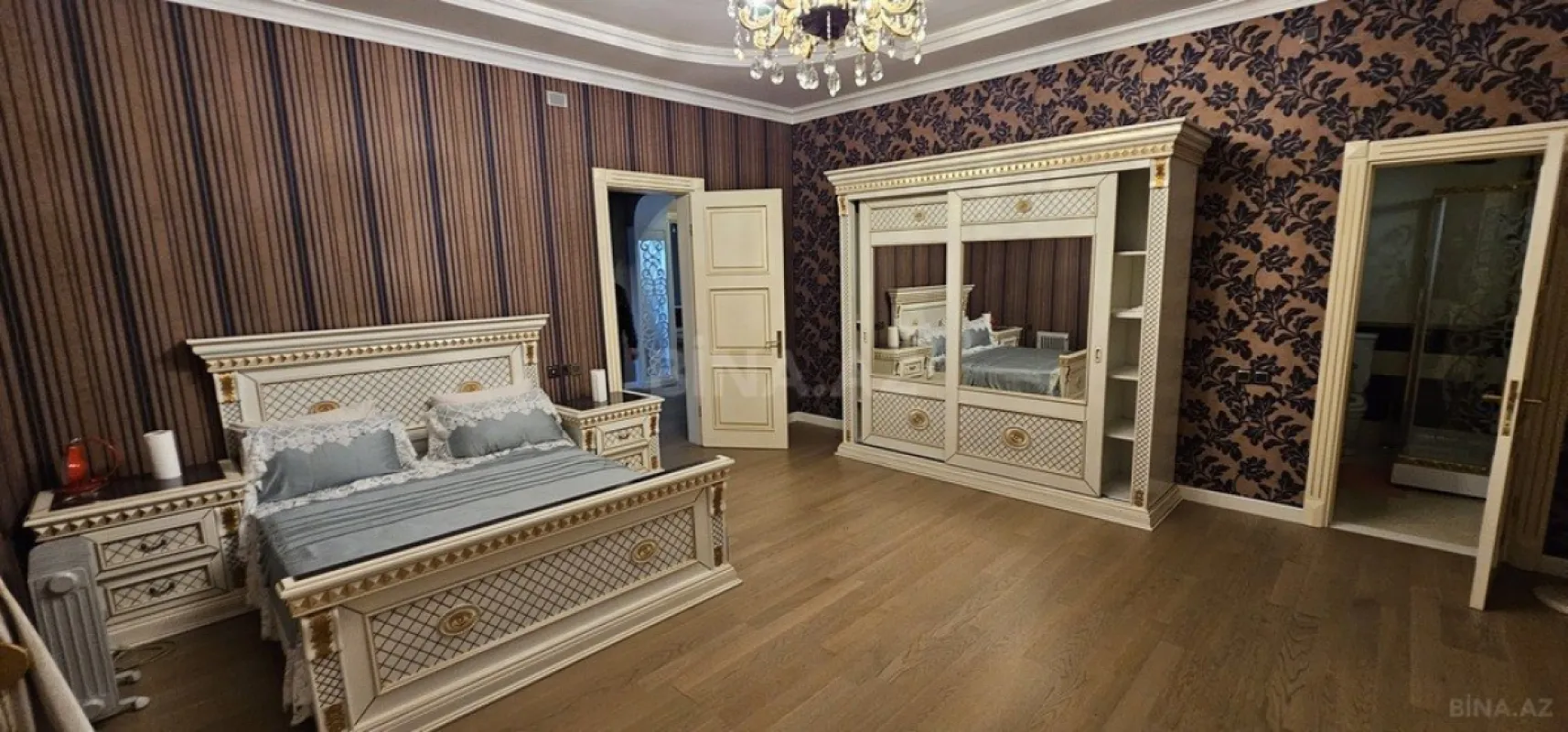 Satılır 6 otaqlı həyət evi 400 m²