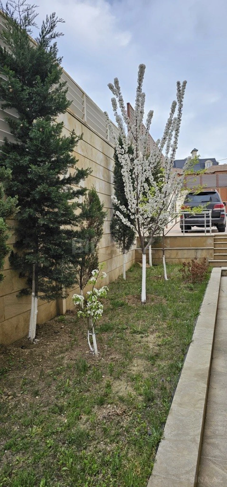 Satılır 6 otaqlı həyət evi 400 m²