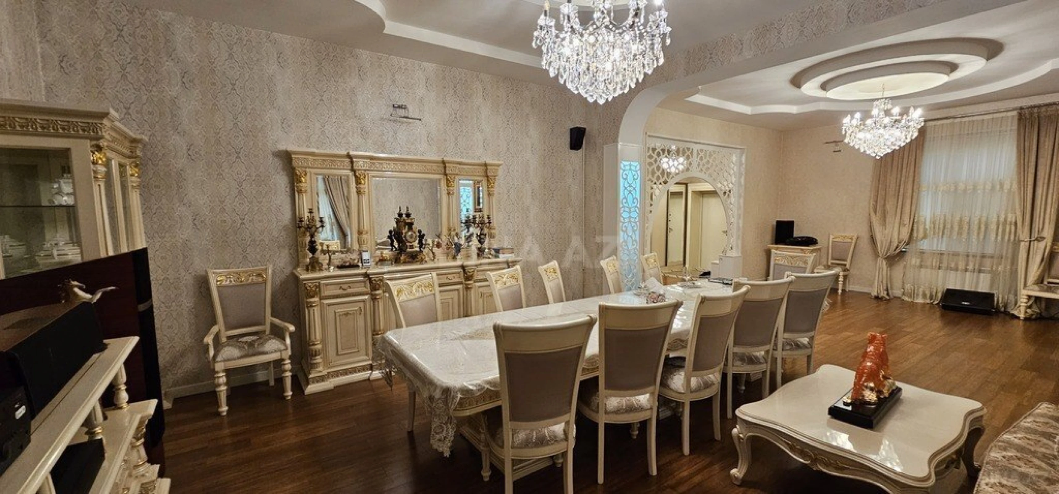 Satılır 6 otaqlı həyət evi 400 m²