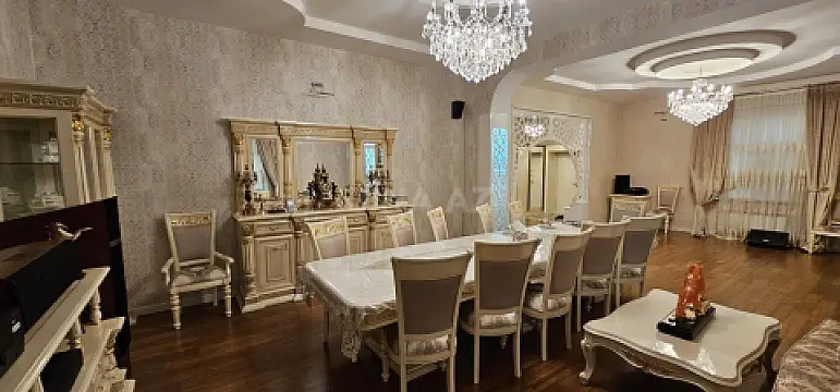 Satılır 6 otaqlı həyət evi 400 m²