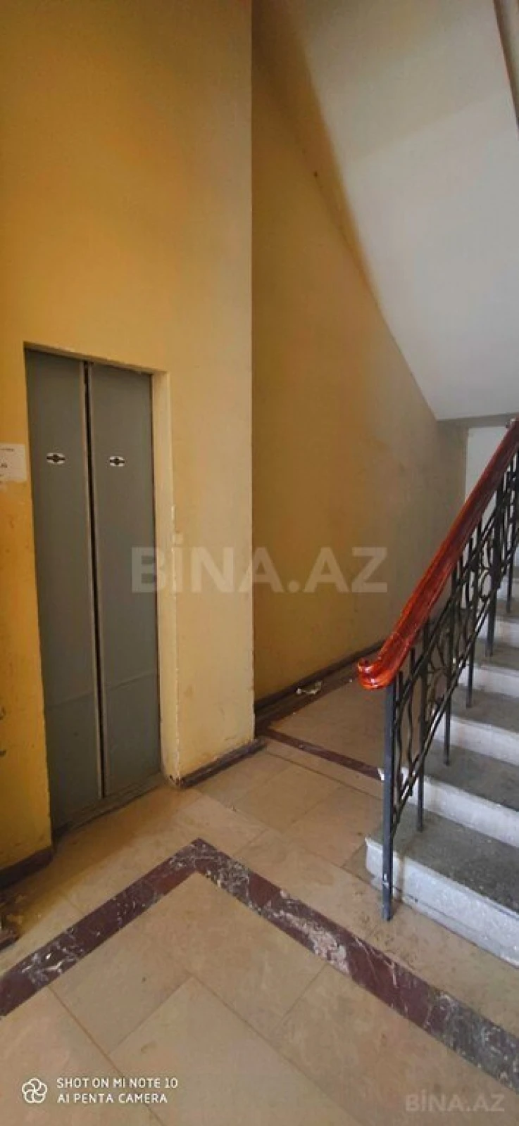Satılır 4 otaqlı mənzil 380 m²