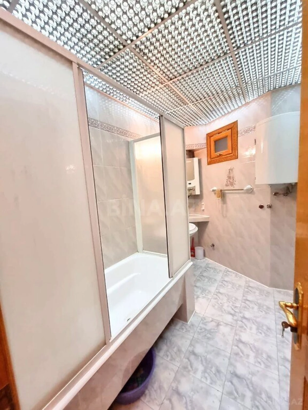 Satılır 4 otaqlı mənzil 380 m²