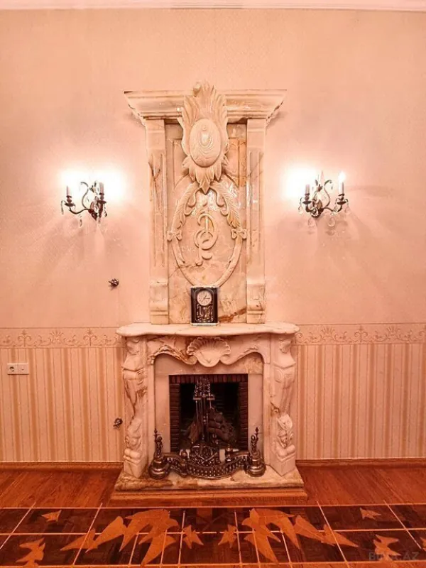 Satılır 4 otaqlı mənzil 380 m²