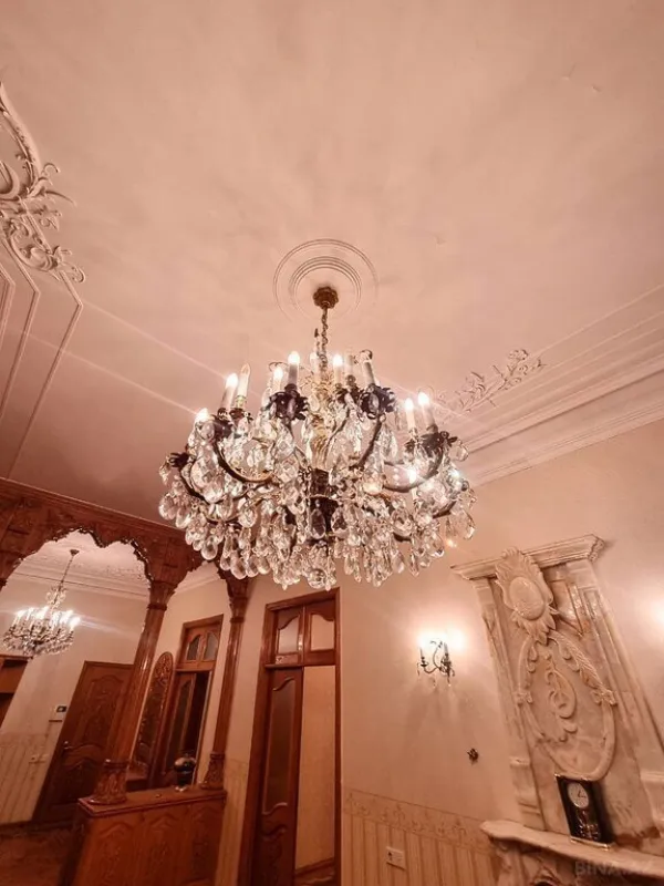 Satılır 4 otaqlı mənzil 380 m²