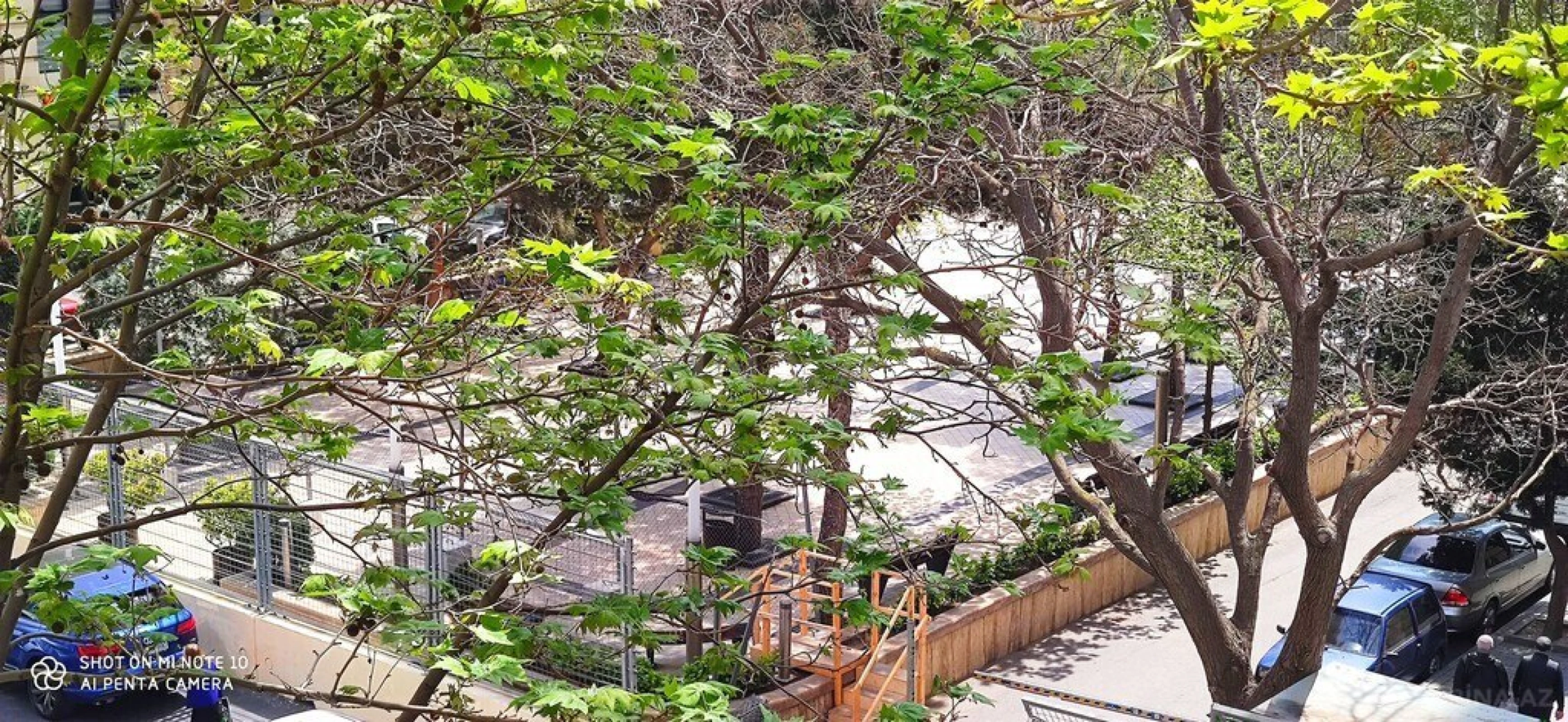 Satılır 4 otaqlı mənzil 380 m²