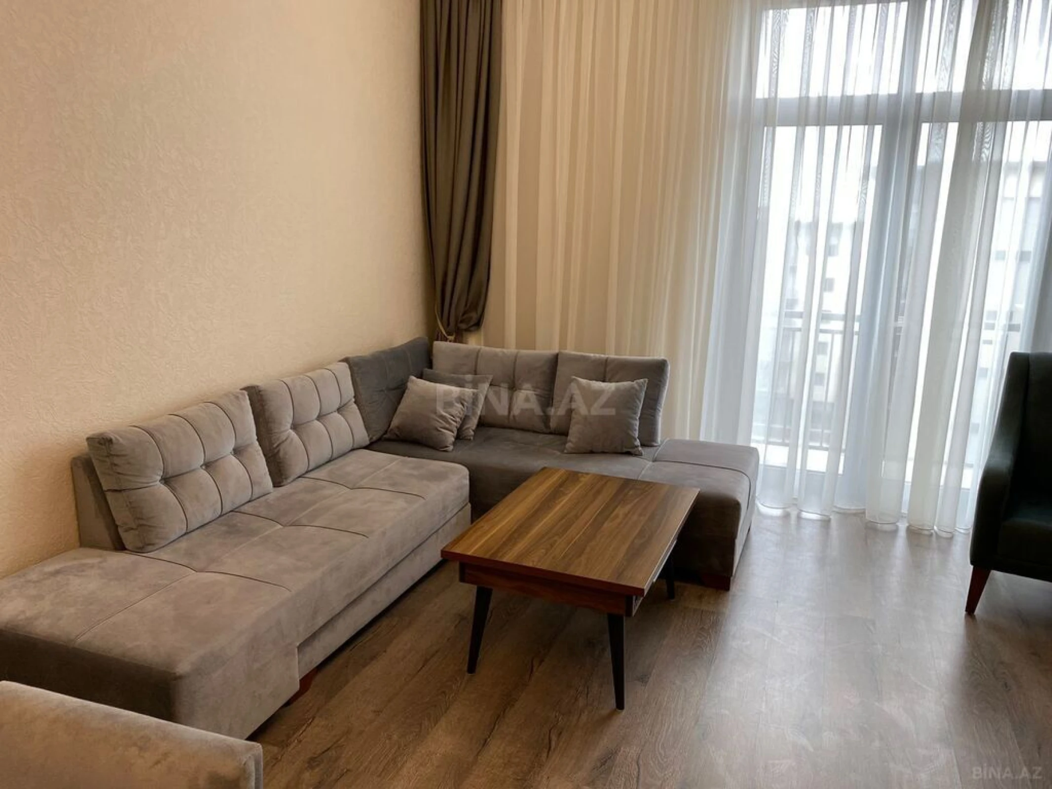 Kirayə verilir 3 otaqlı mənzil 140 m²