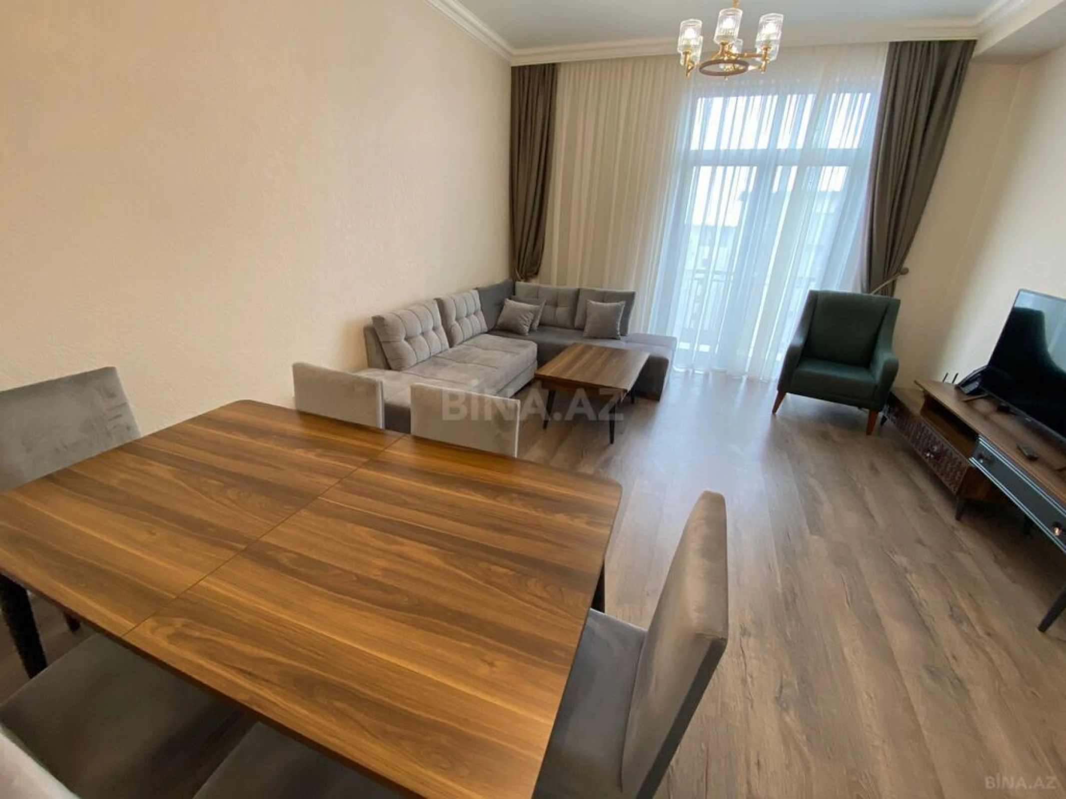 Kirayə verilir 3 otaqlı mənzil 140 m²