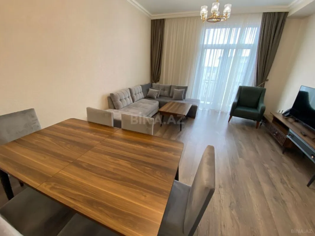 Kirayə verilir 3 otaqlı mənzil 140 m²