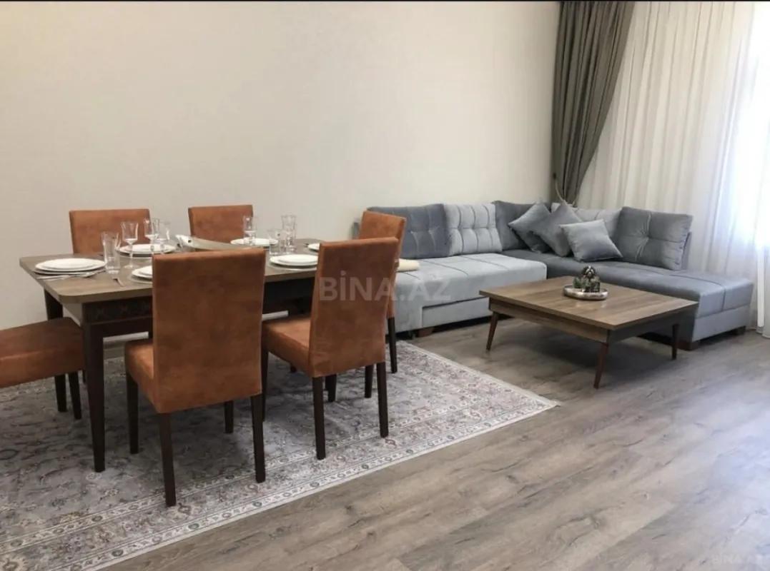 Kirayə verilir 3 otaqlı mənzil 140 m²