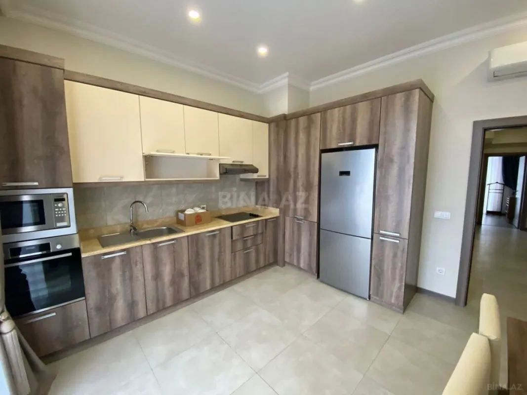 Kirayə verilir 3 otaqlı mənzil 140 m²