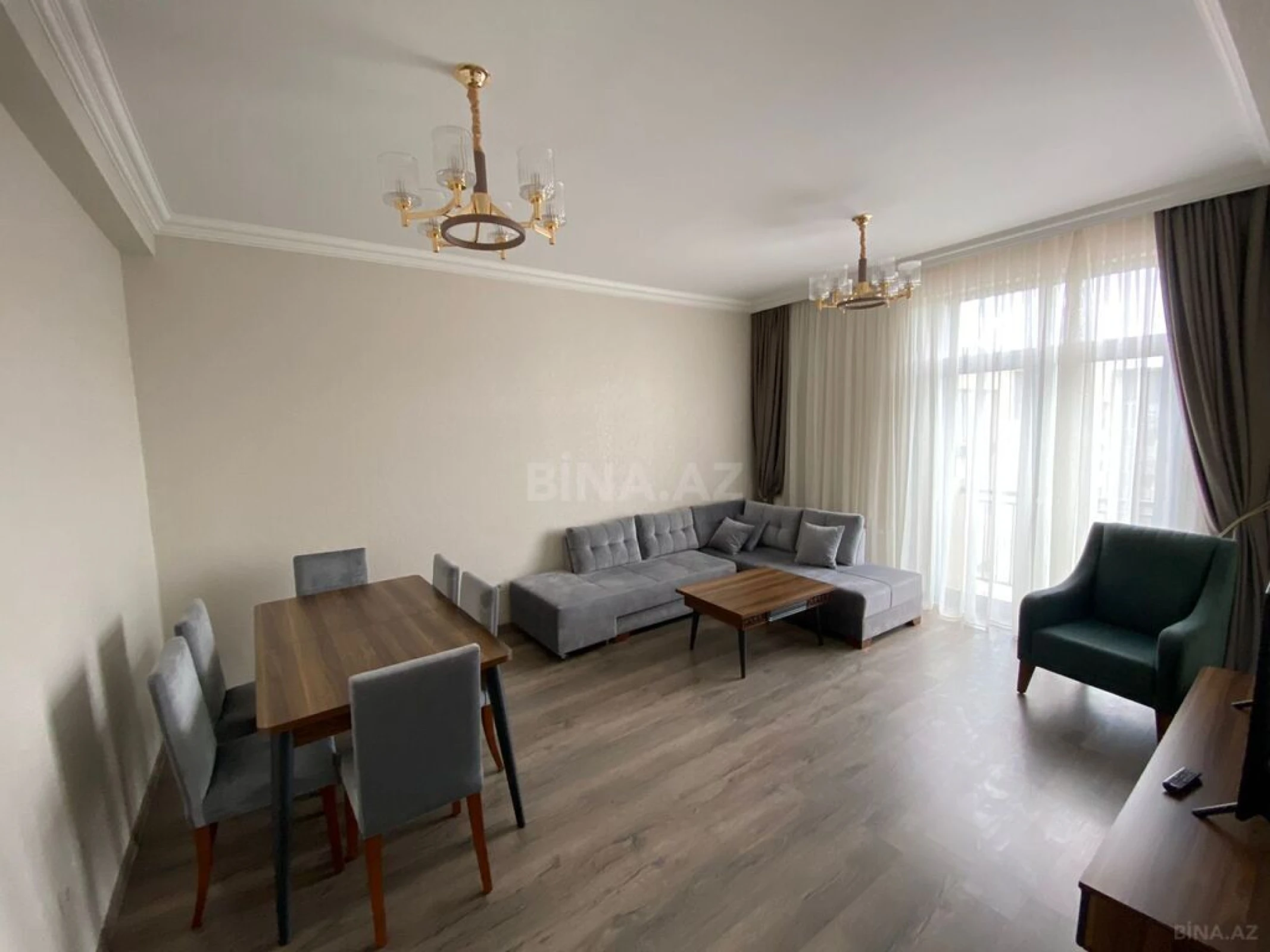 Kirayə verilir 3 otaqlı mənzil 140 m²