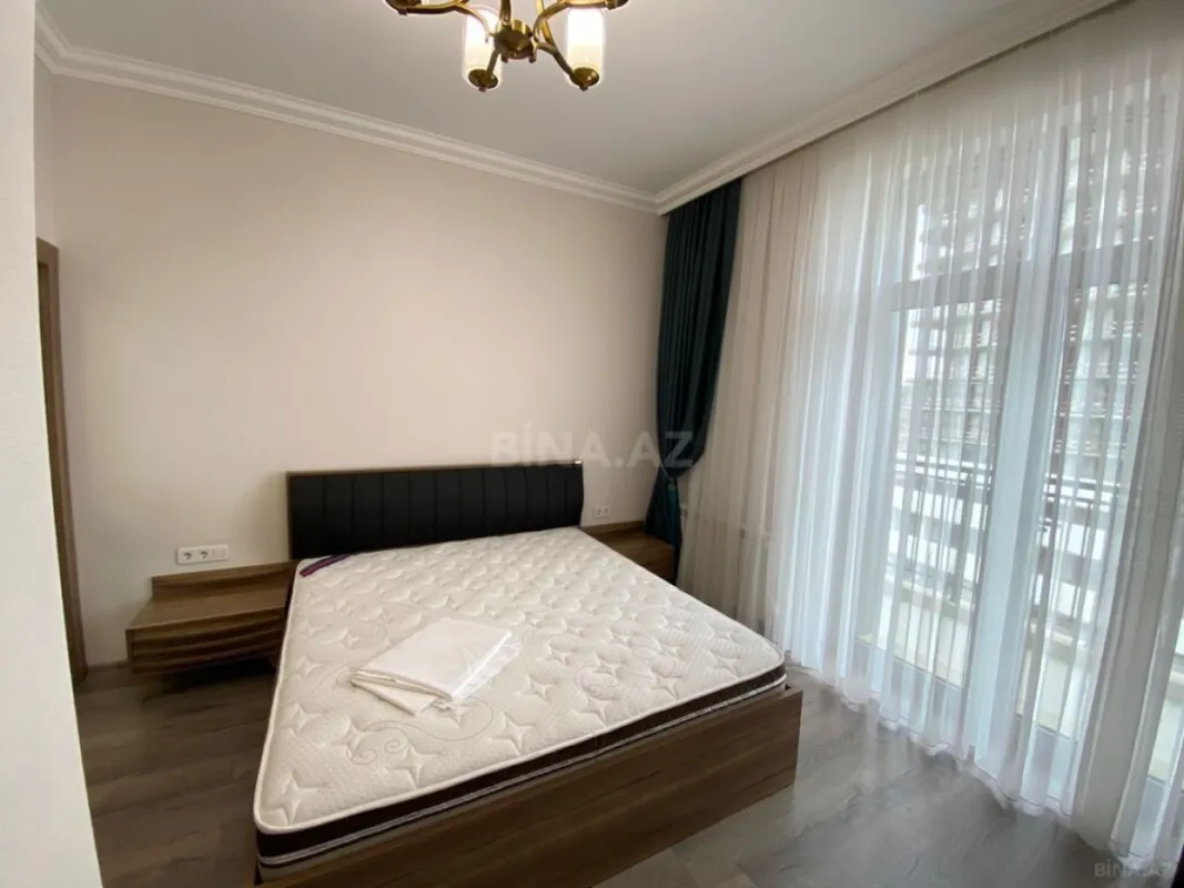 Kirayə verilir 3 otaqlı mənzil 140 m²