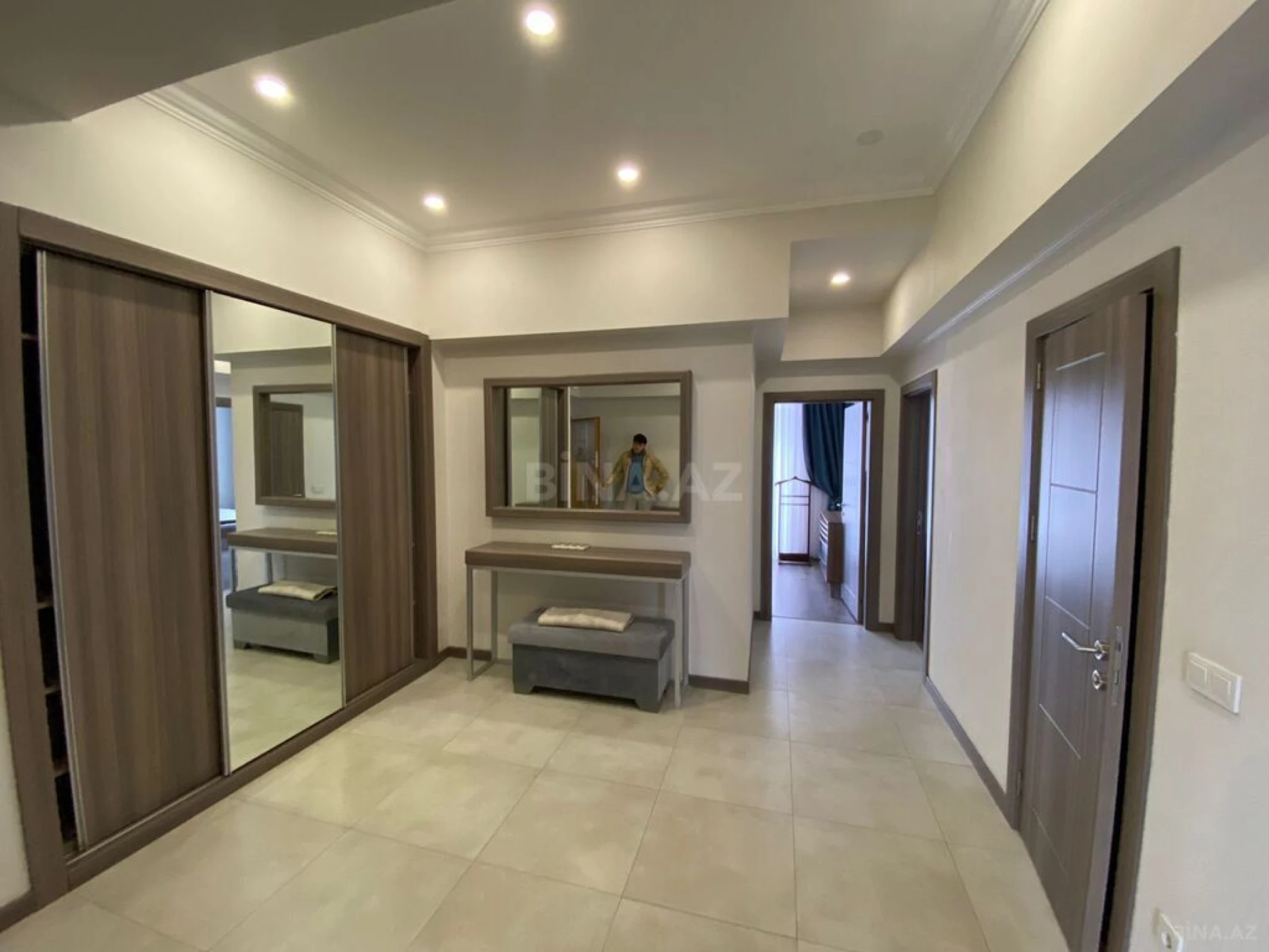 Kirayə verilir 3 otaqlı mənzil 140 m²