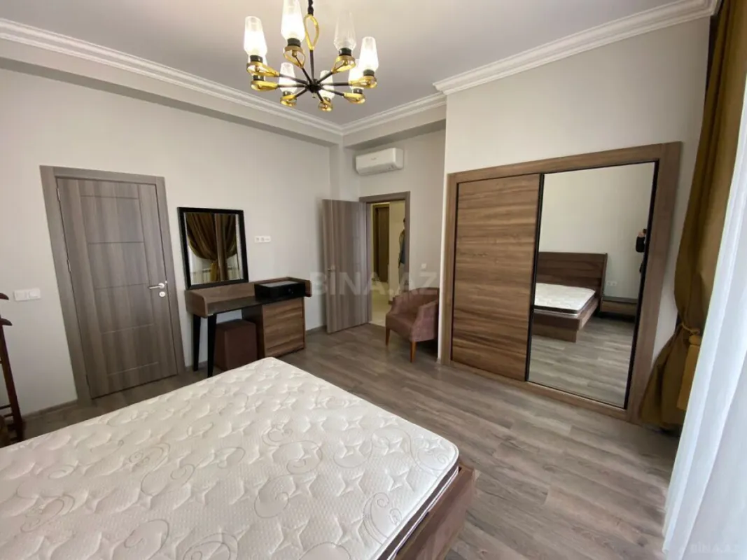 Kirayə verilir 3 otaqlı mənzil 140 m²