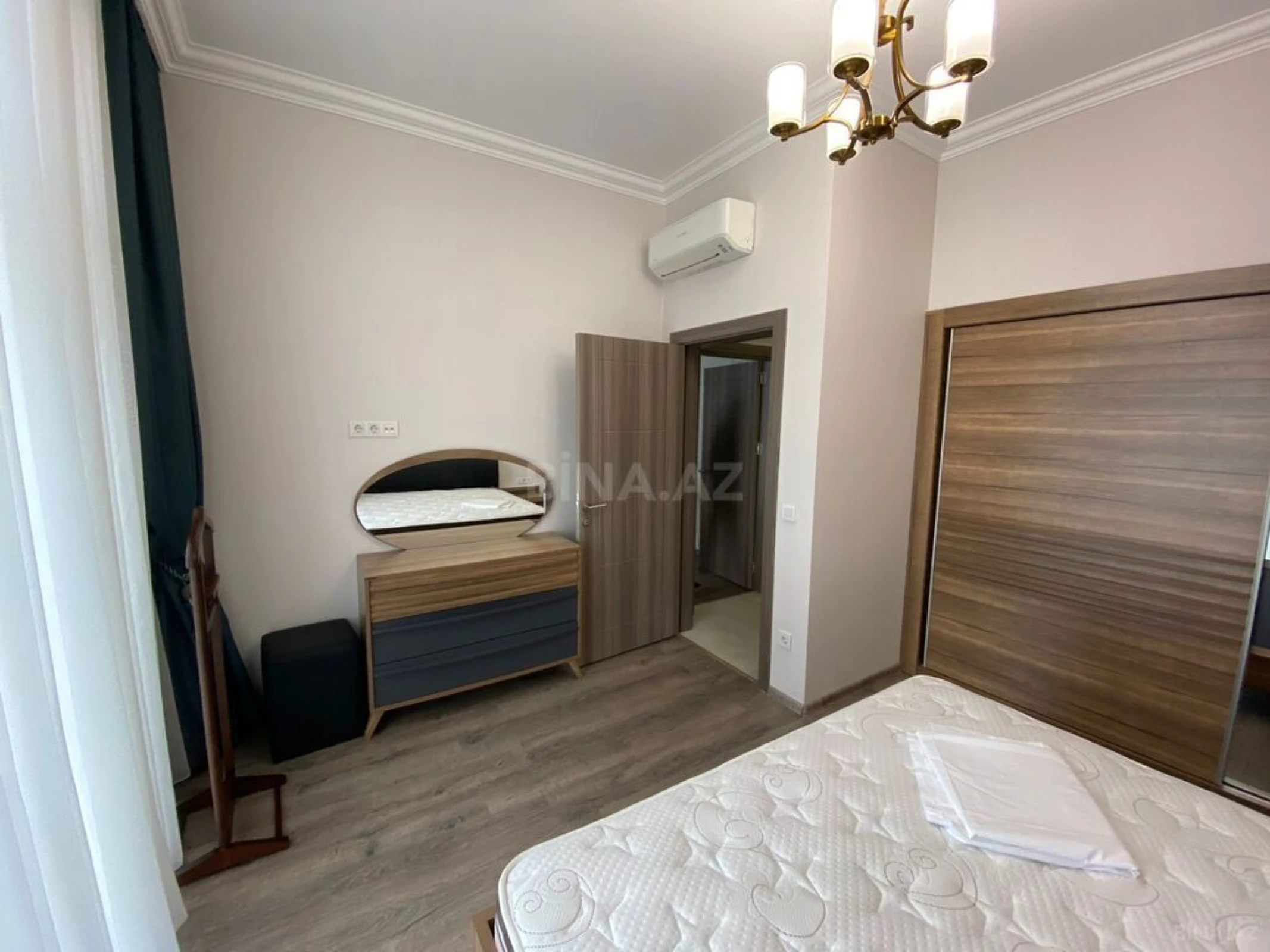 Kirayə verilir 3 otaqlı mənzil 140 m²
