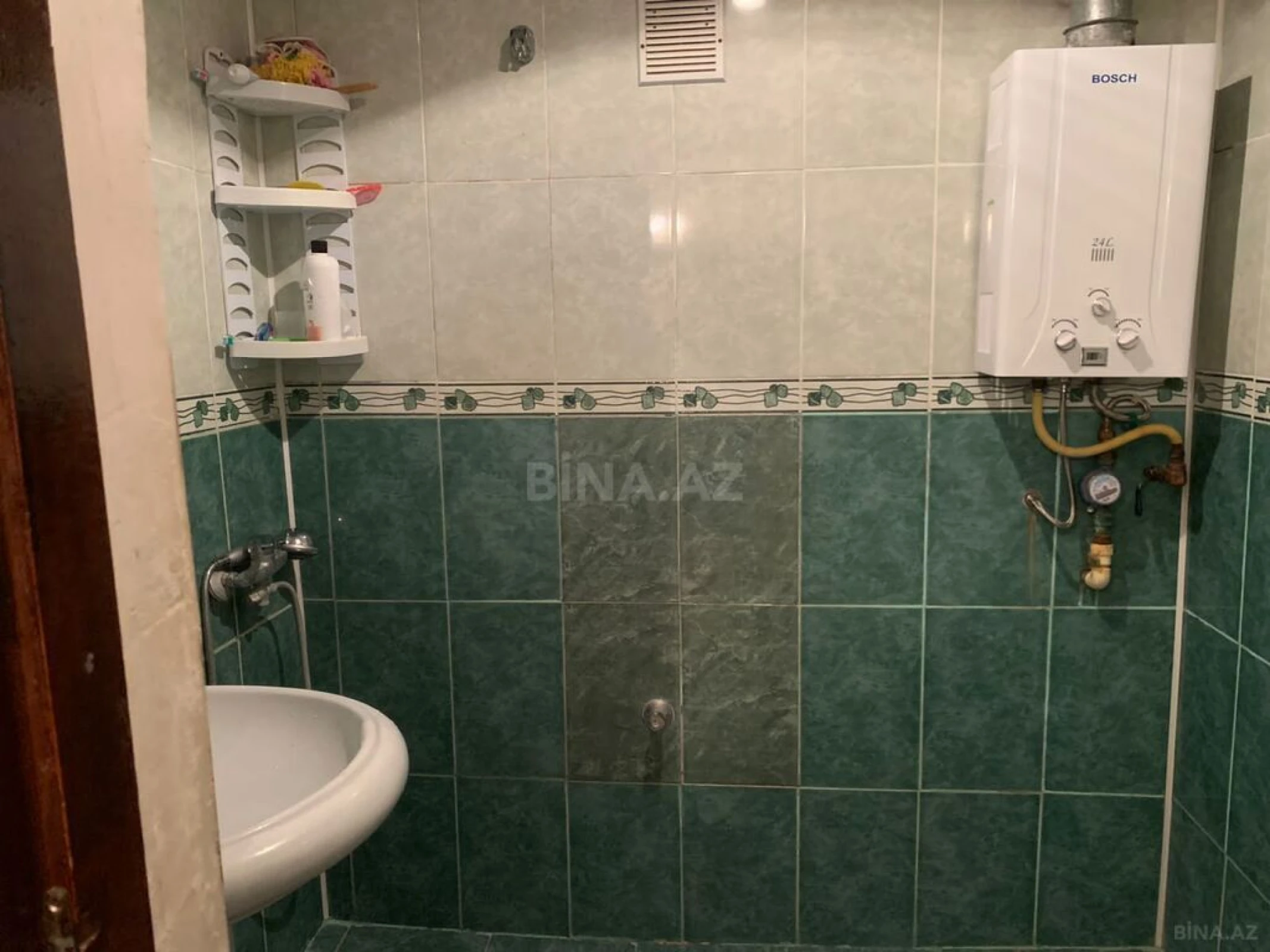 Satılır 4 otaqlı mənzil 115 m²