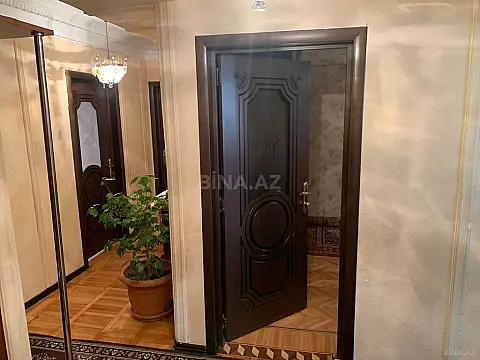 Satılır 4 otaqlı mənzil 115 m²