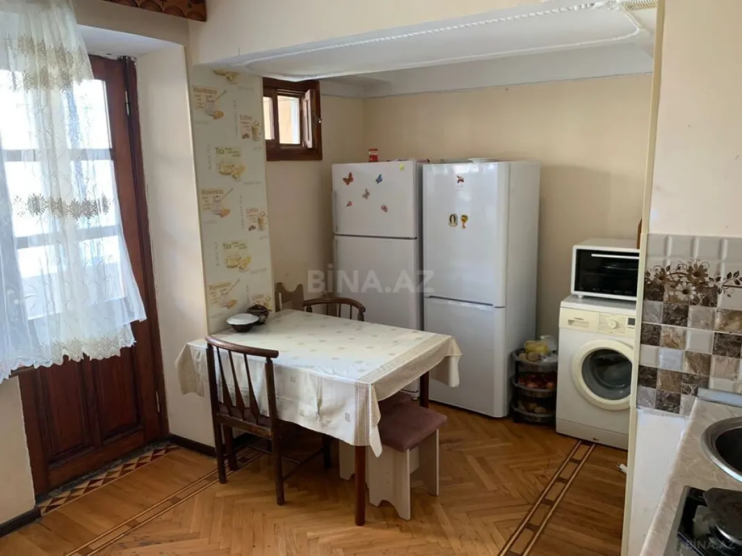 Satılır 4 otaqlı mənzil 115 m²