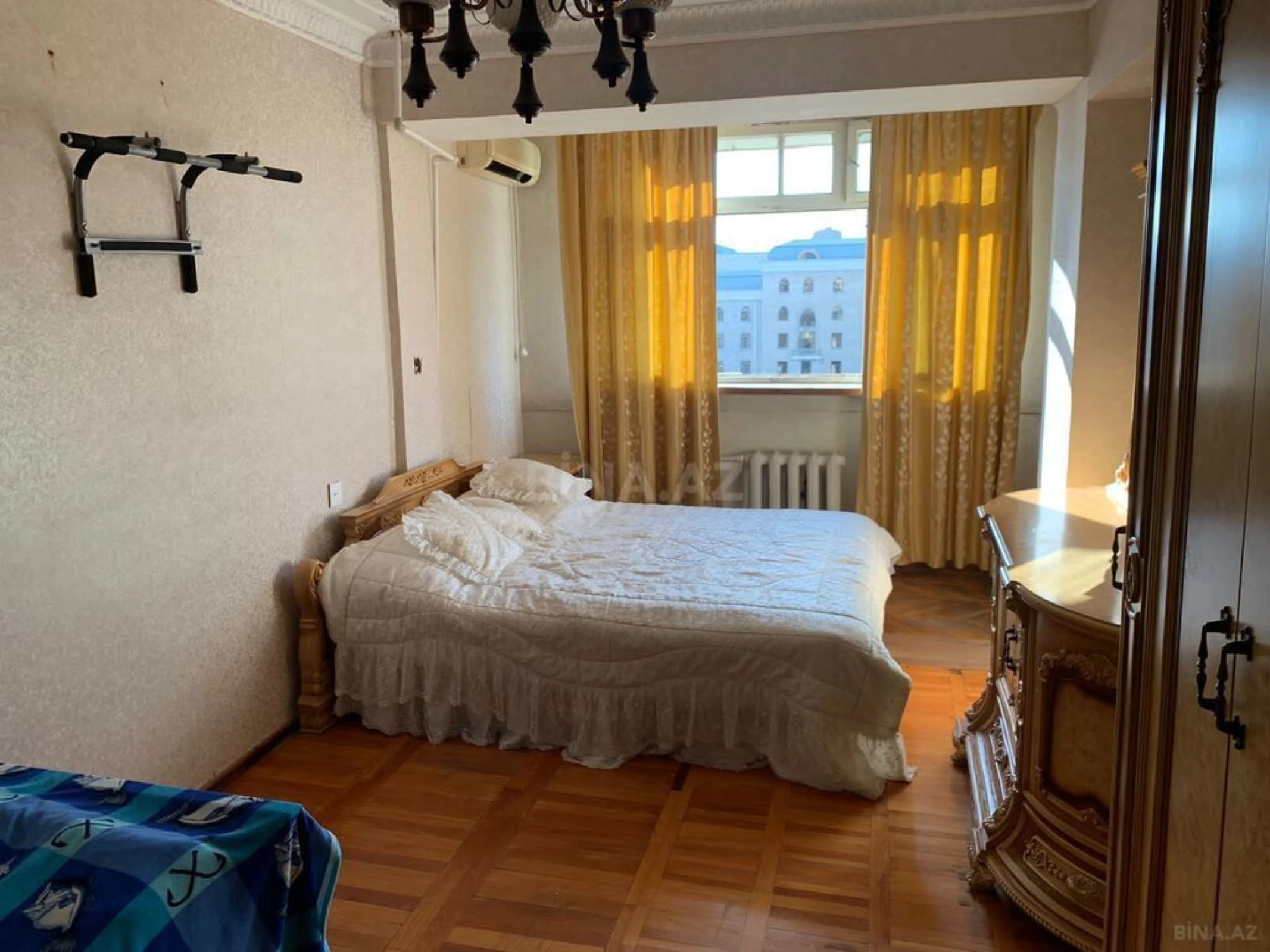 Satılır 4 otaqlı mənzil 115 m²